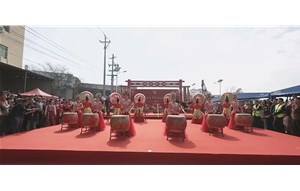 塑鑫旺?福建塑鑫旺新能源有限公司2025年開年大作！足球紋PP塑料舞臺板震撼登場！
